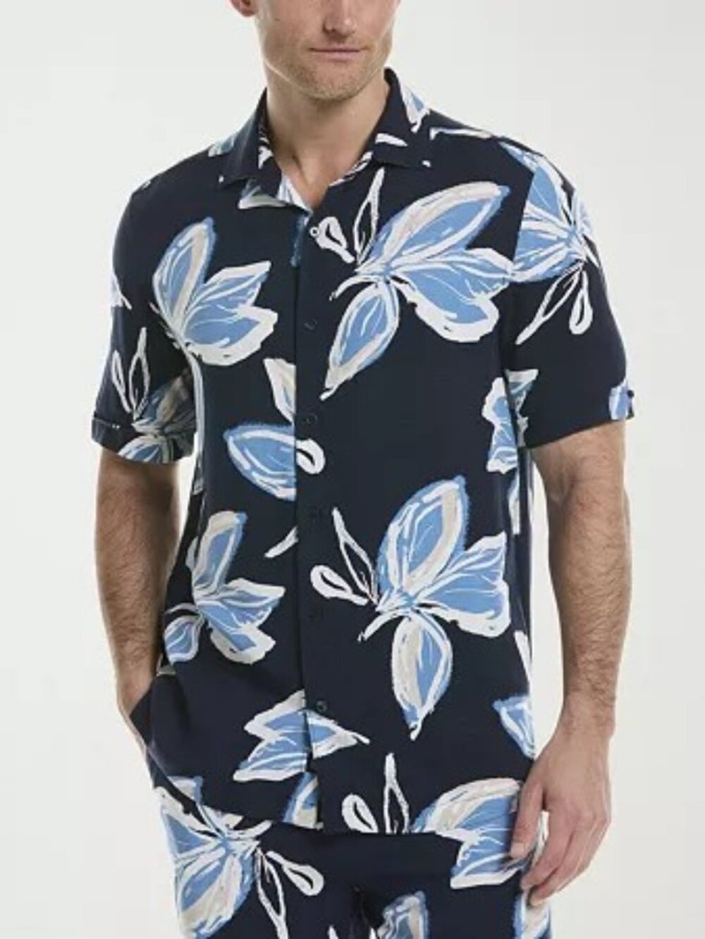 Cubavera men's short sleeve button up shirt.   NWT